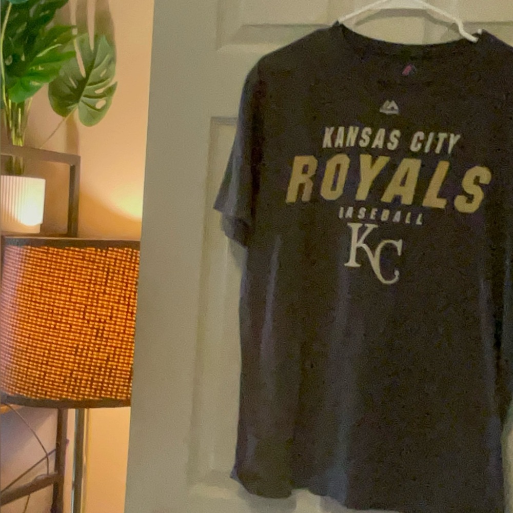 Kansas City Royals Black T-Shirt-large Fits teen-14-16
